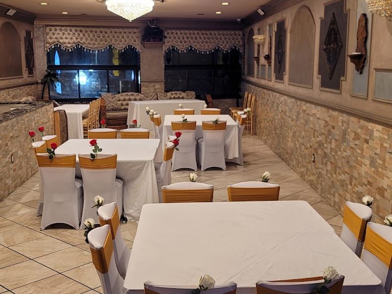 The Oasis Kitchen Of Dearborn interior